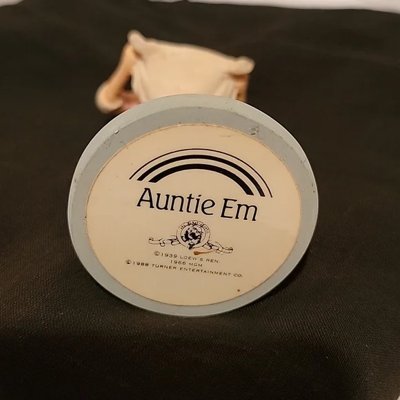 Wizard of Oz Auntie Em - Picture 5 of 5